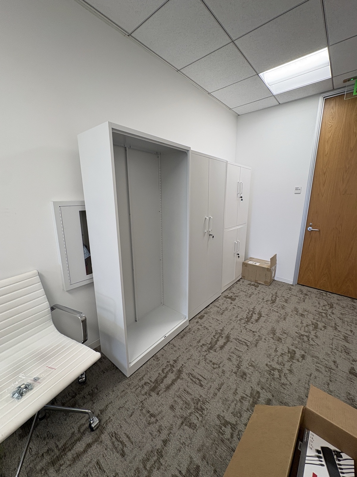 Metal Storage Cabinet Assembly photo 3